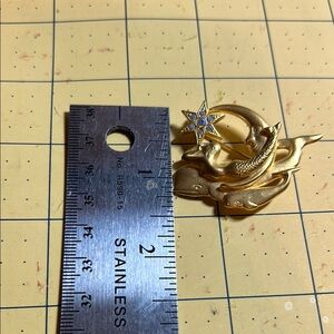 Kirk’s Folly Gold Star and Moon Brooch